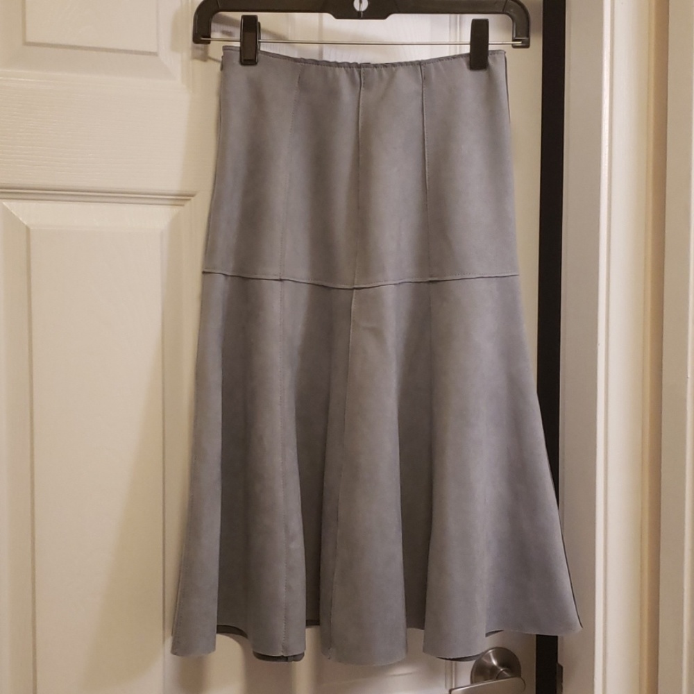 Faux suede skirt - Picture 3 of 3